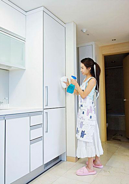 長沙保潔公司教您如何清潔冰箱